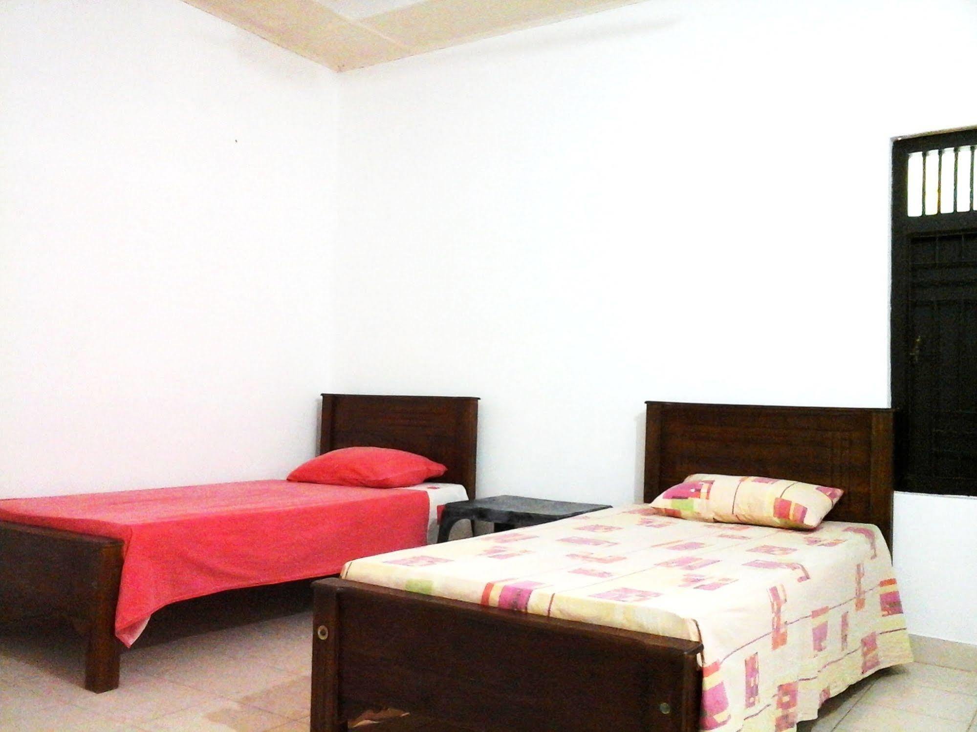 Mazz Homestay Negombo Exteriör bild