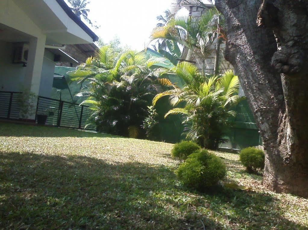 Mazz Homestay Negombo Exteriör bild